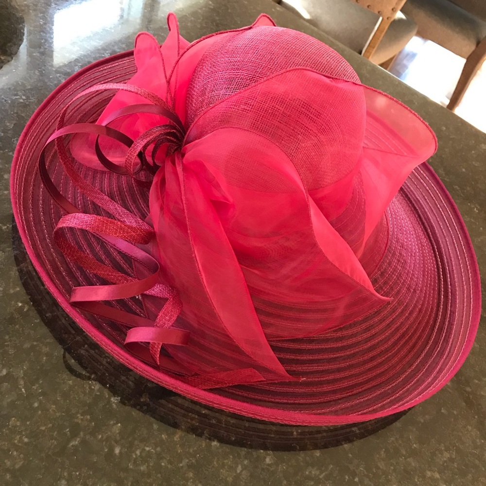 Cranberry Fashion Hat!!